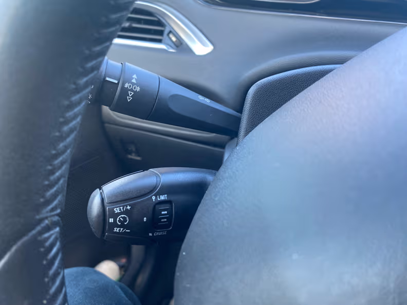 Peugeot 208 - 19