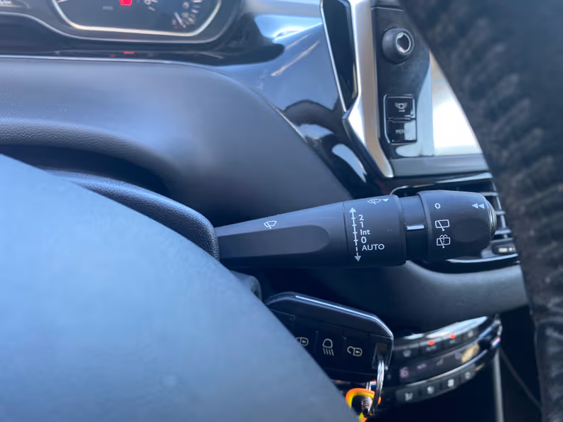 Peugeot 208 - 20