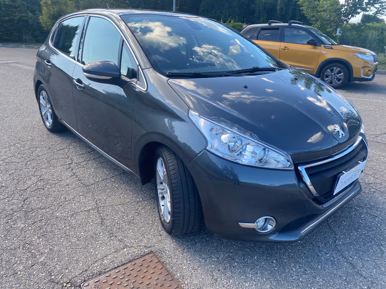 Peugeot 208 - 2