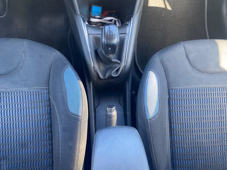 Peugeot 208 - 16