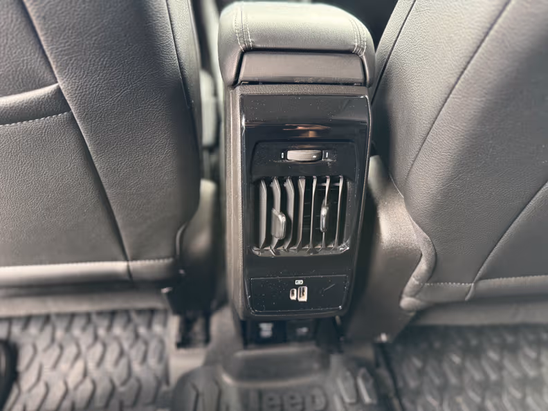 Jeep Compass - 27