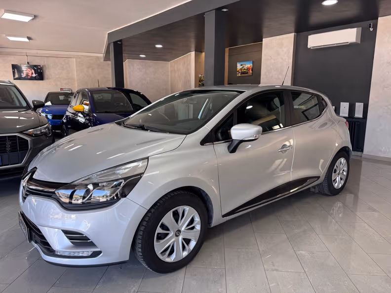 Renault Clio - 1