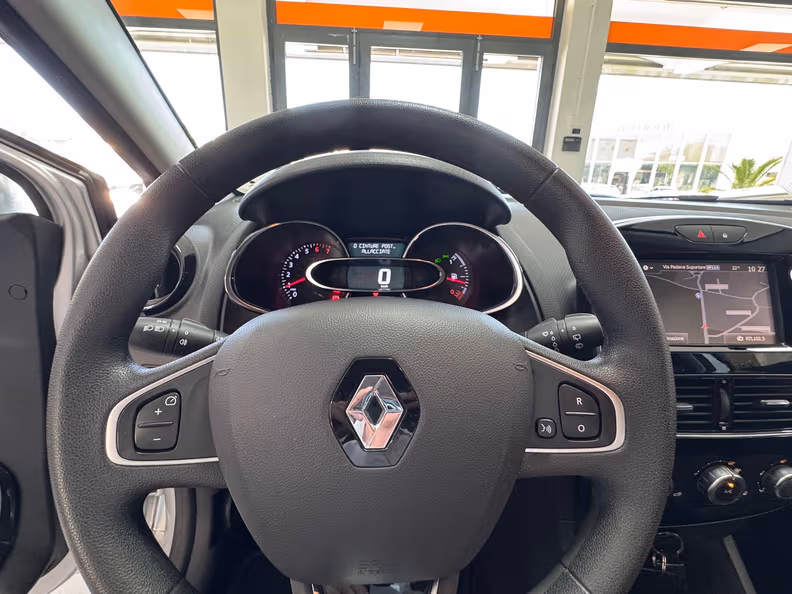 Renault Clio - 8