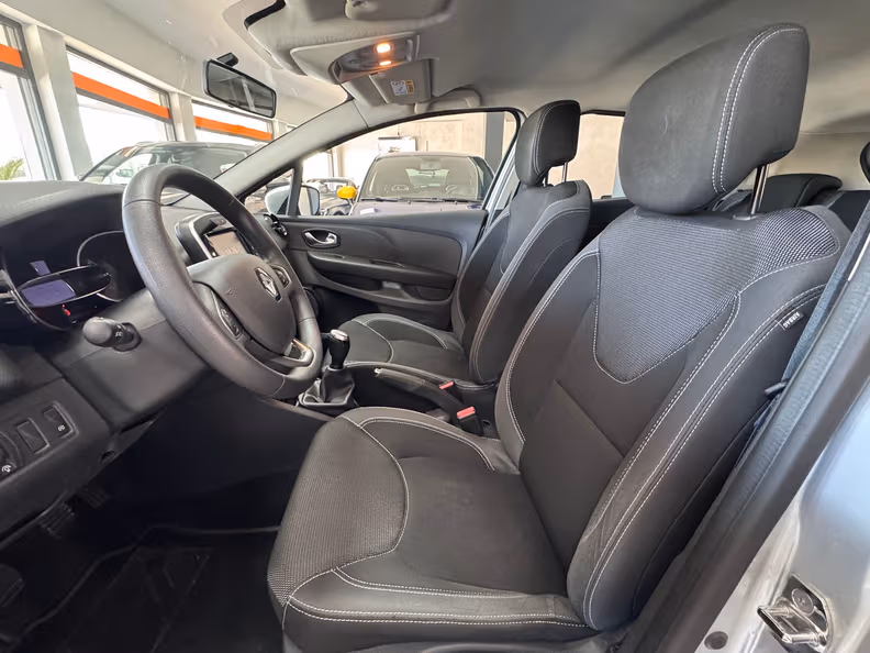 Renault Clio - 10