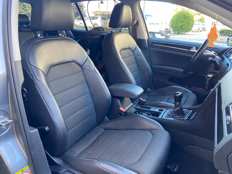 Volkswagen Golf - 11