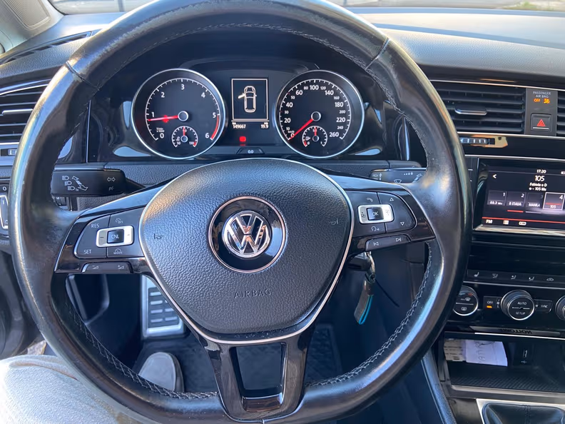 Volkswagen Golf - 14