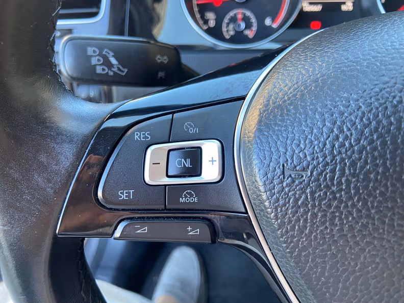 Volkswagen Golf - 13