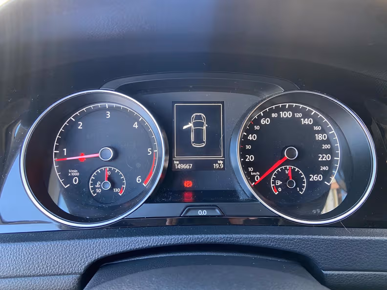 Volkswagen Golf - 21