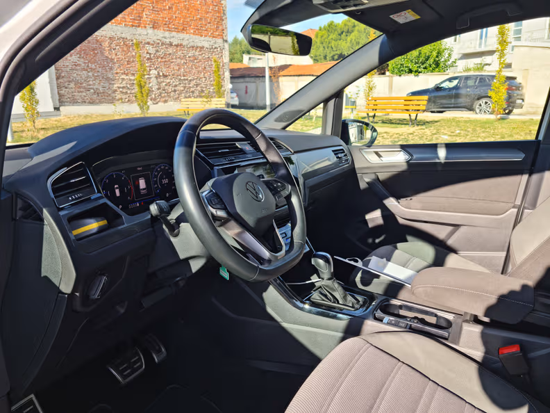 Volkswagen Touran - 44