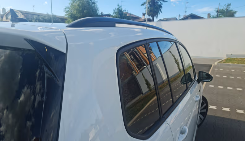 Volkswagen Touran - 12