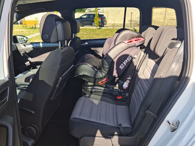 Volkswagen Touran - 41