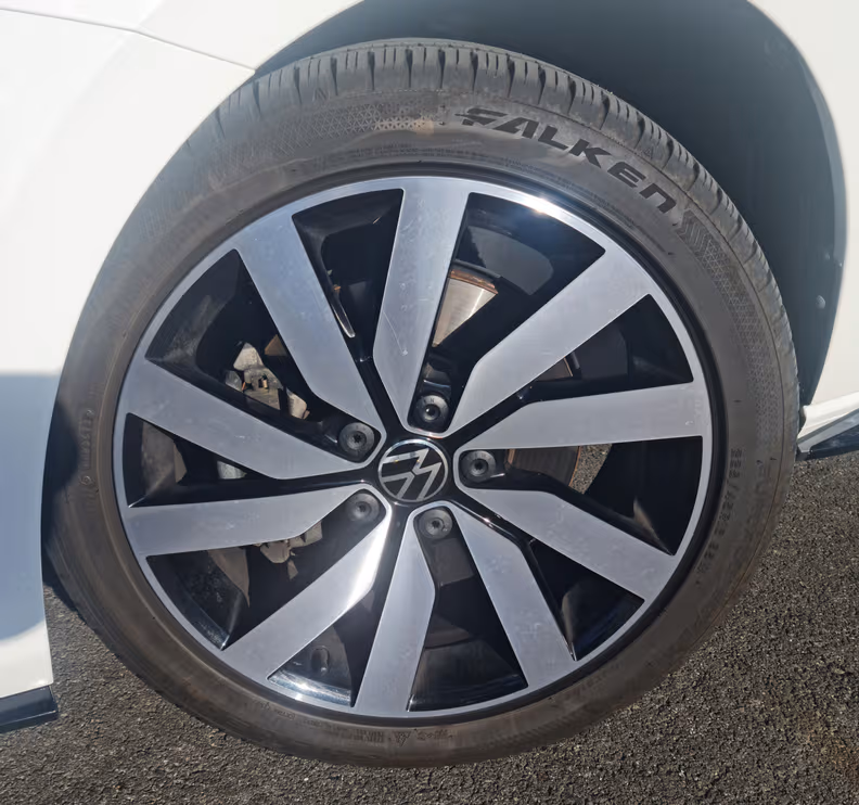 Volkswagen Touran - 26