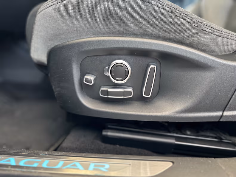 Jaguar I-Pace - 14
