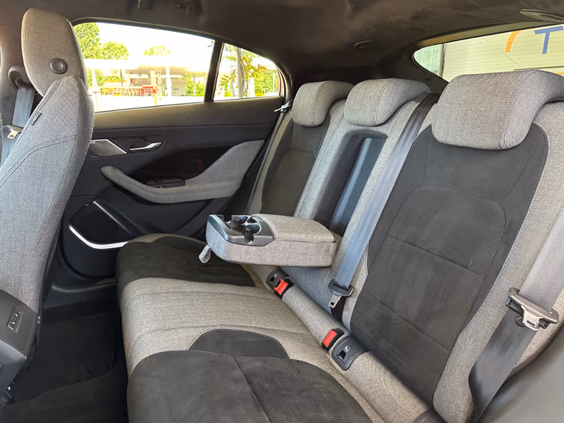 Jaguar I-Pace - 30