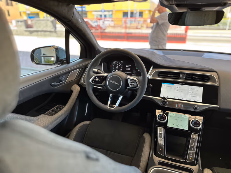 Jaguar I-Pace - 8