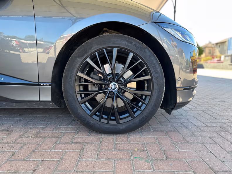 Jaguar I-Pace - 36