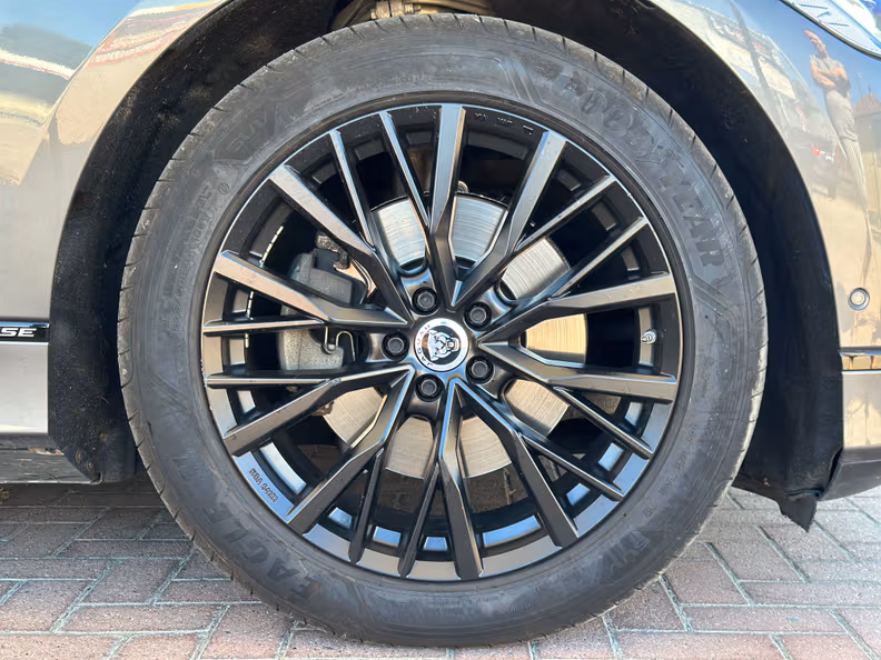 Jaguar I-Pace - 37