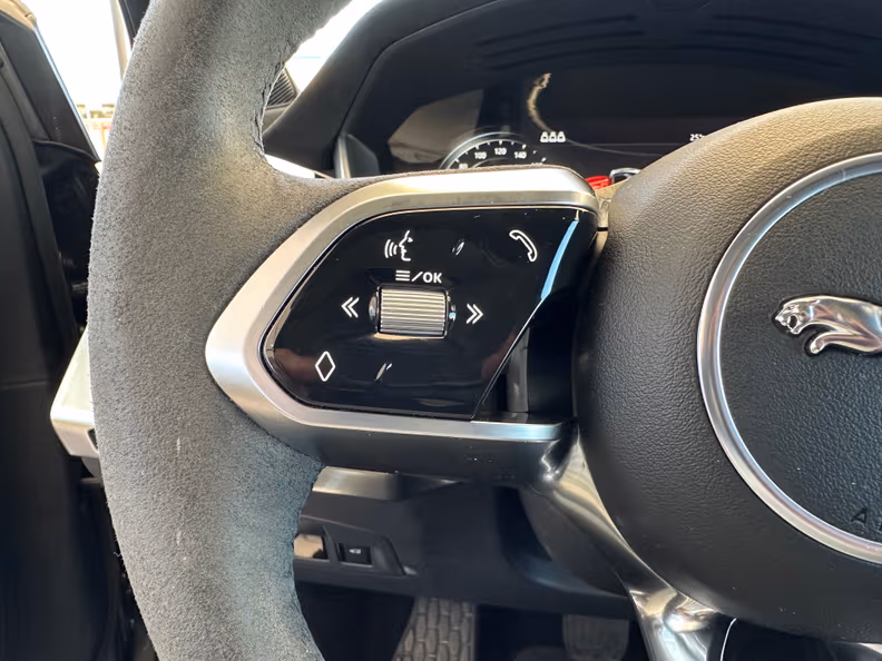 Jaguar I-Pace - 22