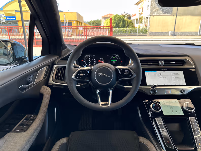 Jaguar I-Pace - 7