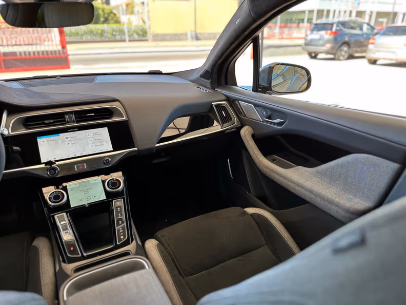 Jaguar I-Pace - 9