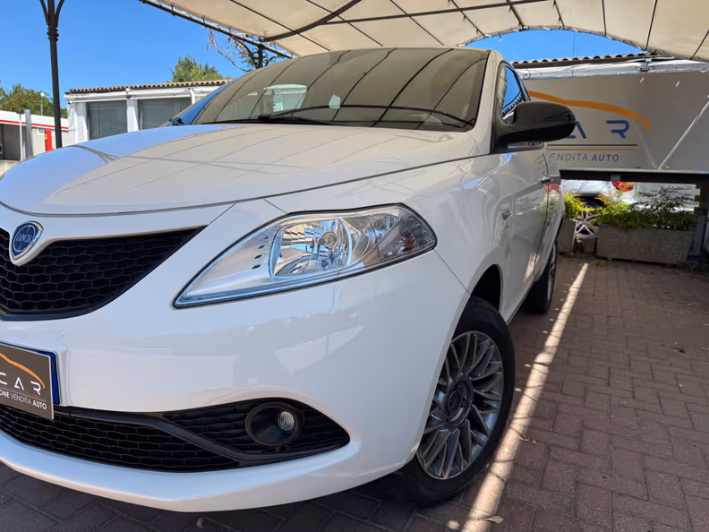 Lancia Ypsilon - 16