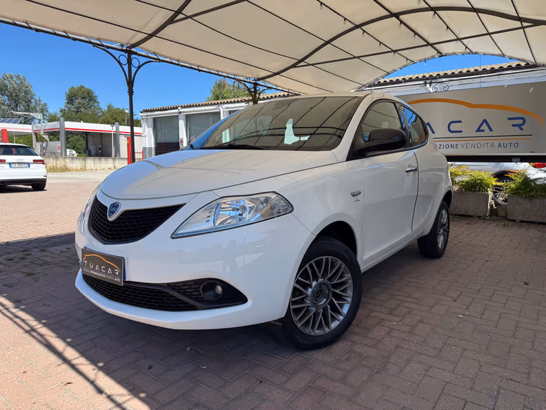 Lancia Ypsilon