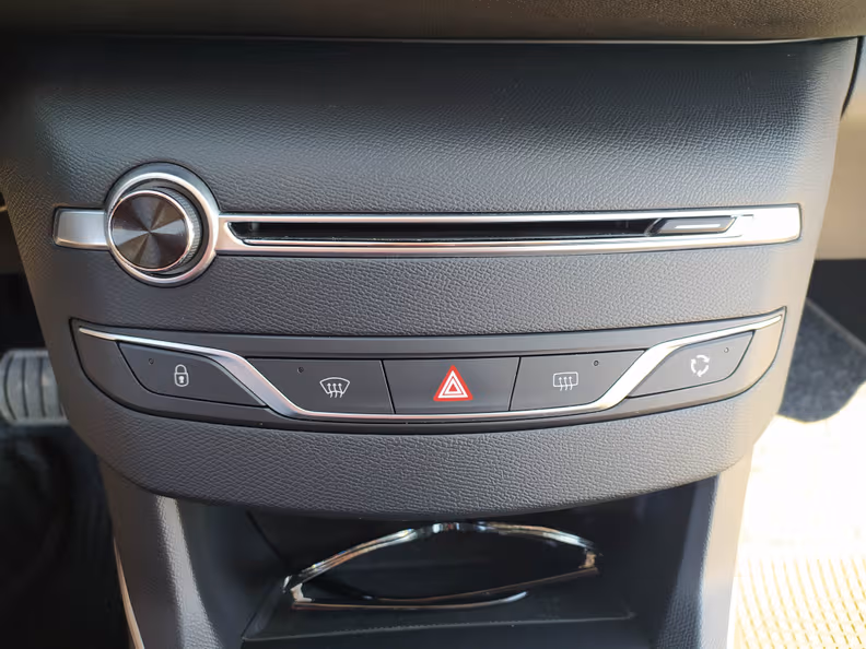 Peugeot 308 - 55