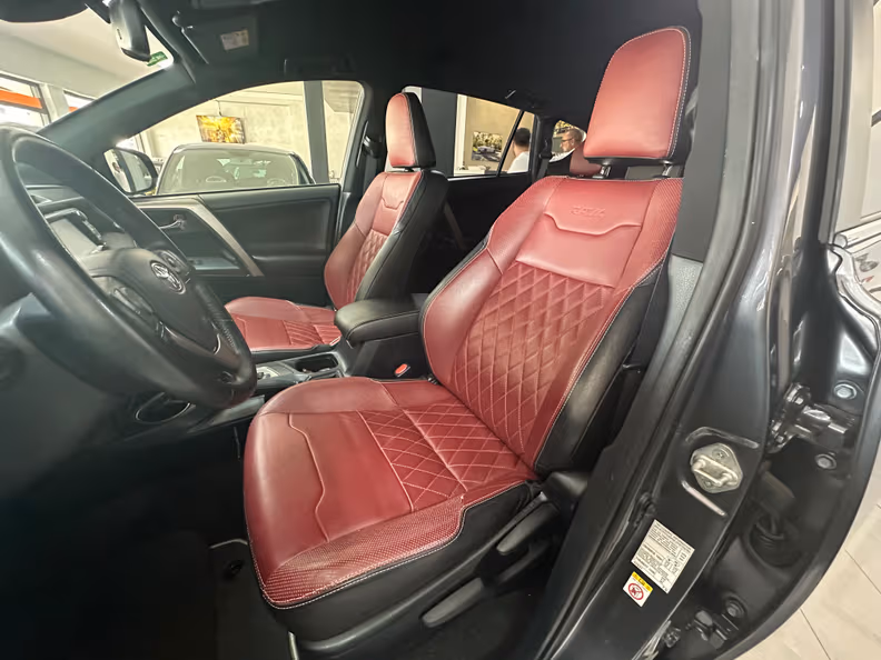 Toyota RAV 4 - 12