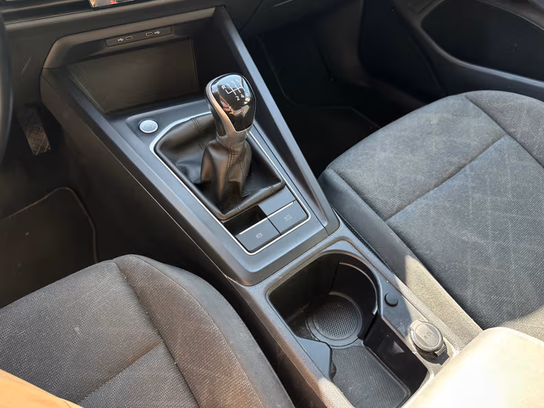 Volkswagen Golf - 26
