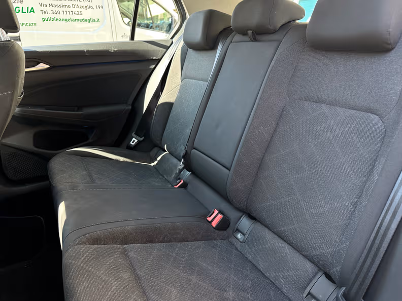 Volkswagen Golf - 14