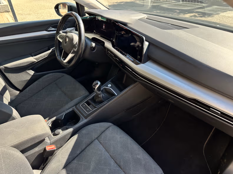 Volkswagen Golf - 25