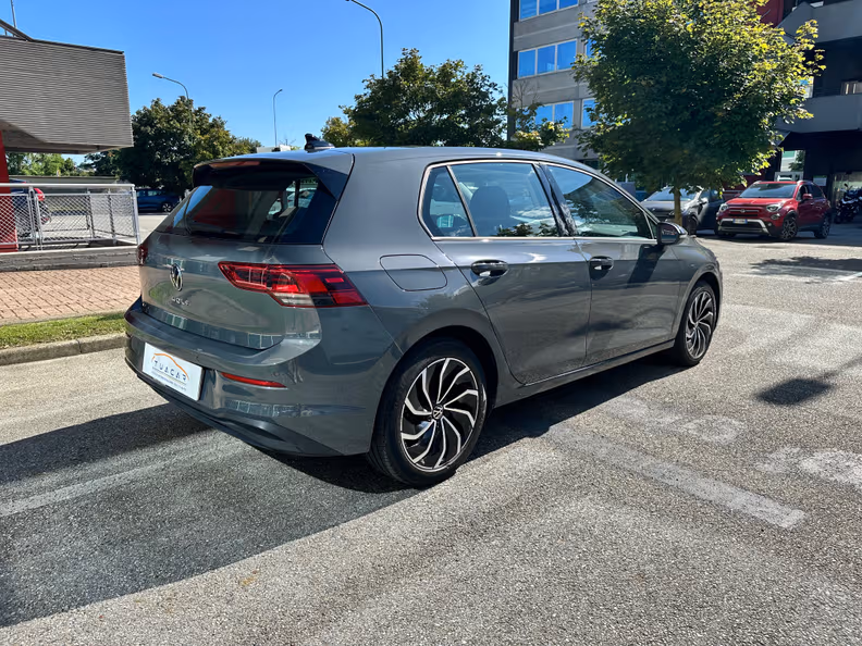 Volkswagen Golf - 4