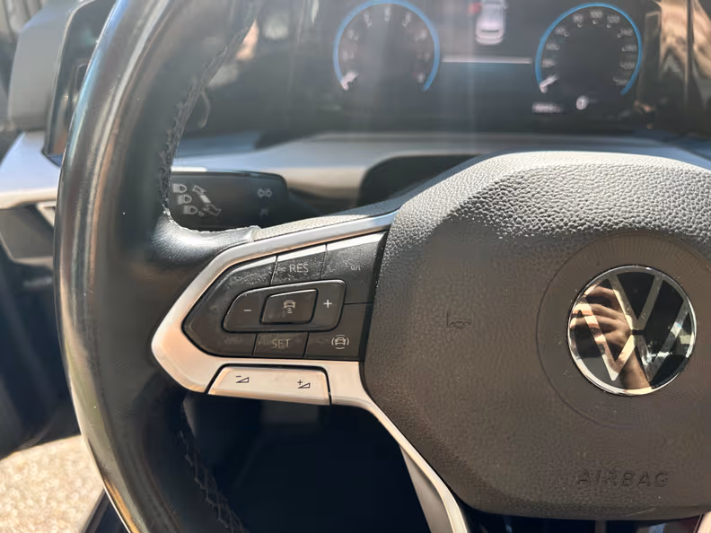 Volkswagen Golf - 10