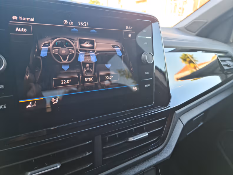 Volkswagen T-ROC - 34