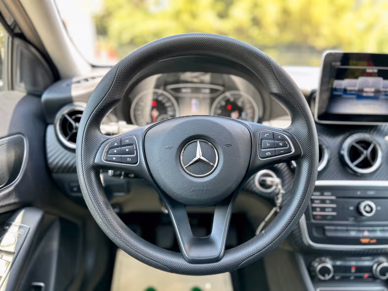 Mercedes-Benz GLA-Class - 14