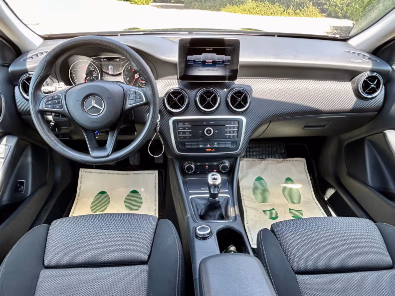 Mercedes-Benz GLA-Class - 13