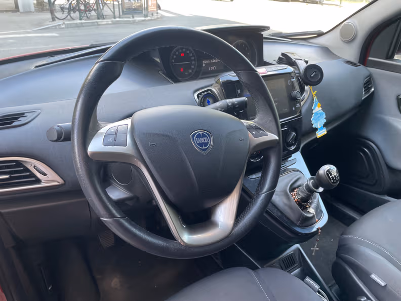 Lancia Ypsilon - 7