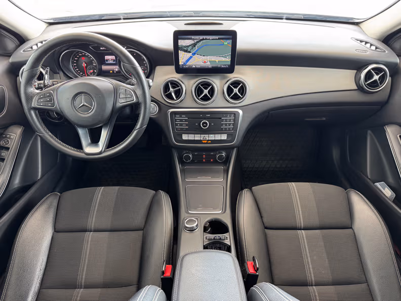 Mercedes-Benz GLA-Class - 30