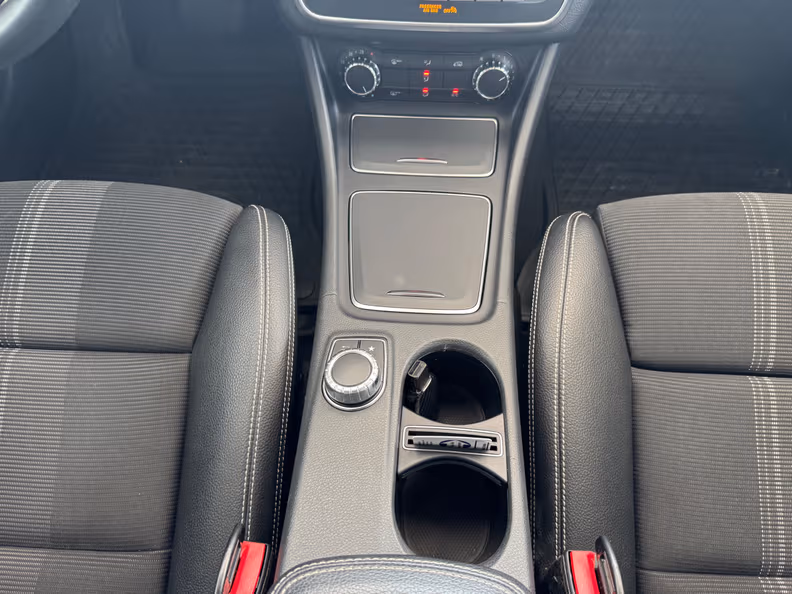 Mercedes-Benz GLA-Class - 15