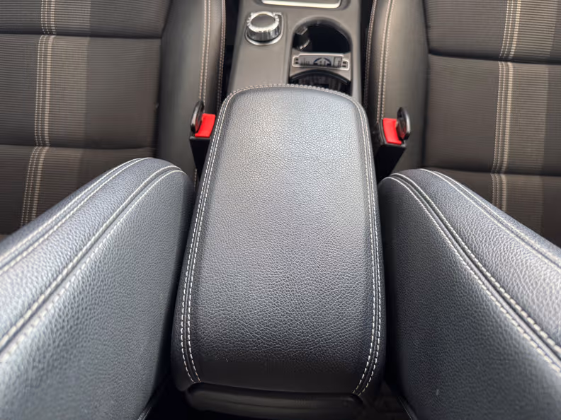 Mercedes-Benz GLA-Class - 33