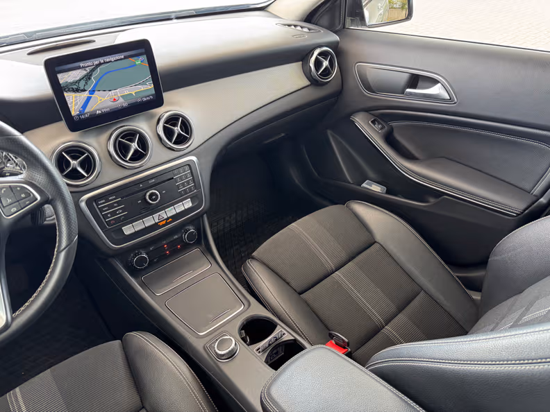 Mercedes-Benz GLA-Class - 31