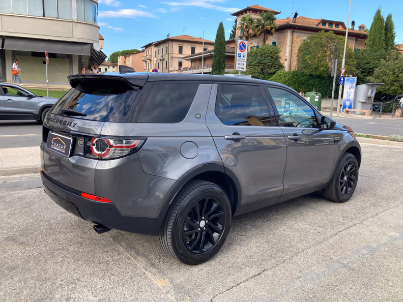 Land Rover Discovery Sport - 12