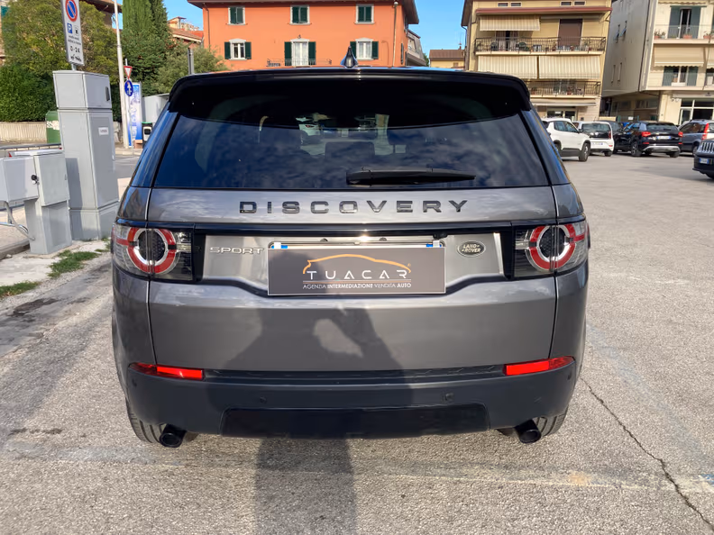 Land Rover Discovery Sport - 8