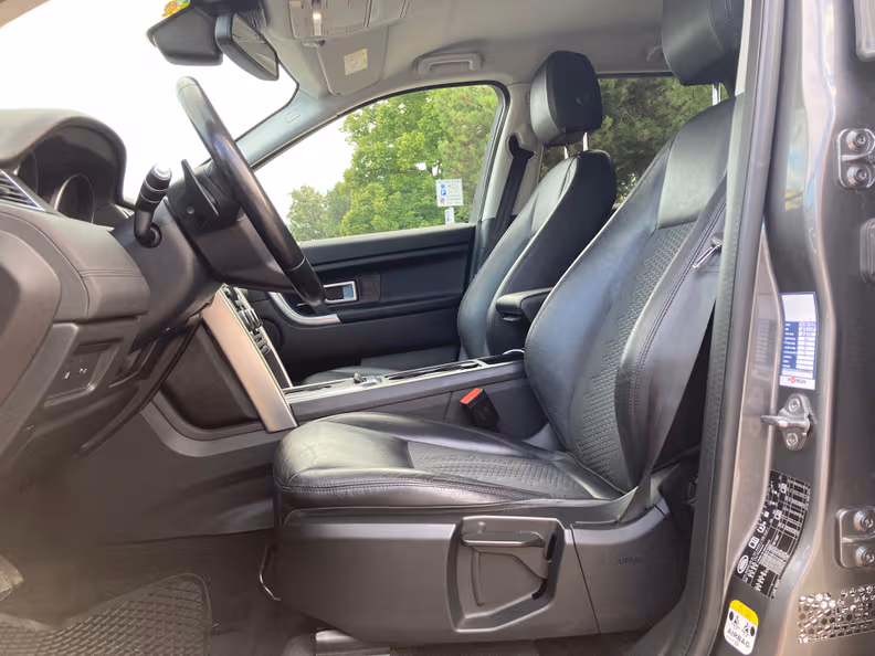 Land Rover Discovery Sport - 23