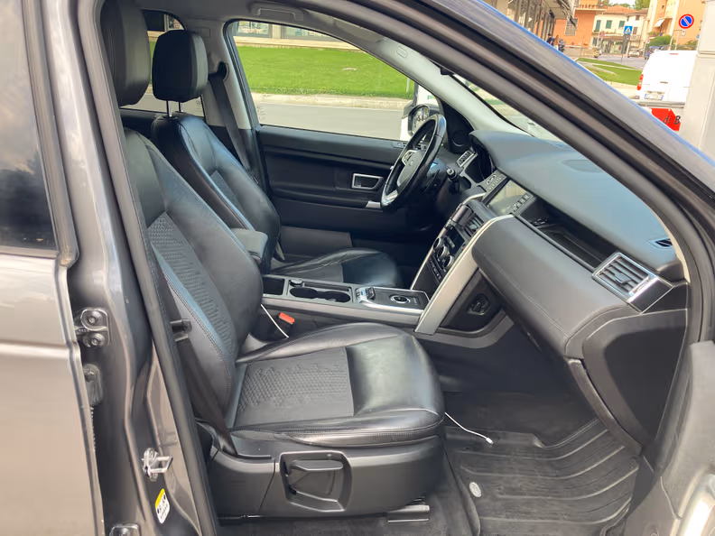 Land Rover Discovery Sport - 42