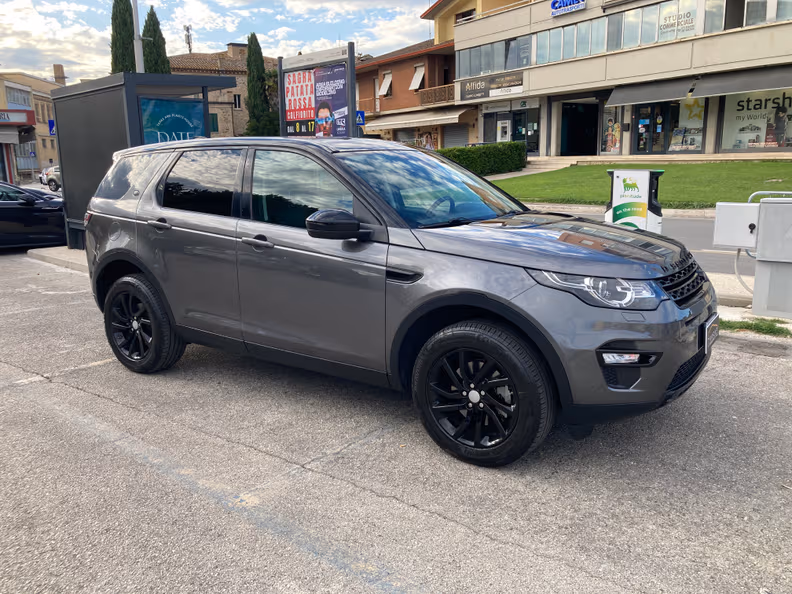 Land Rover Discovery Sport - 16