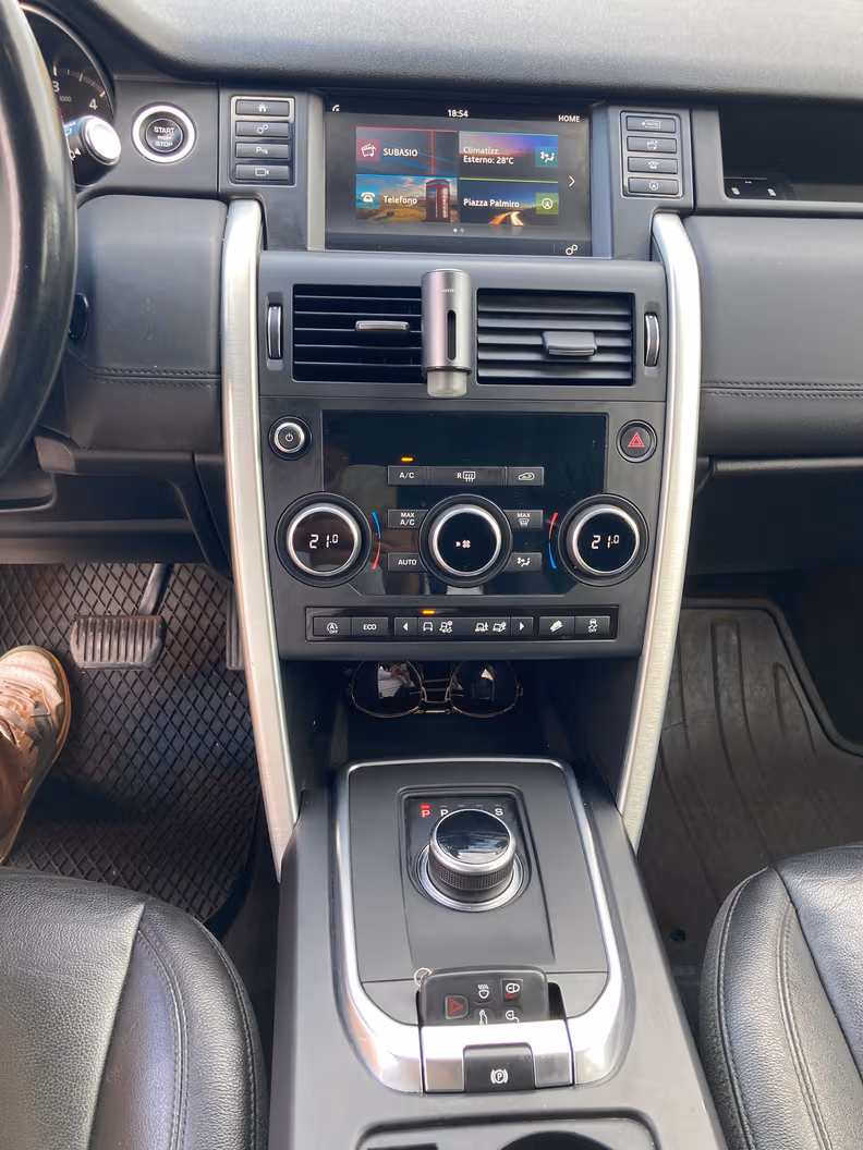 Land Rover Discovery Sport - 28