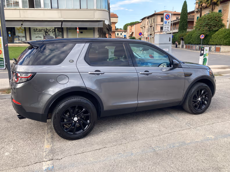 Land Rover Discovery Sport - 13