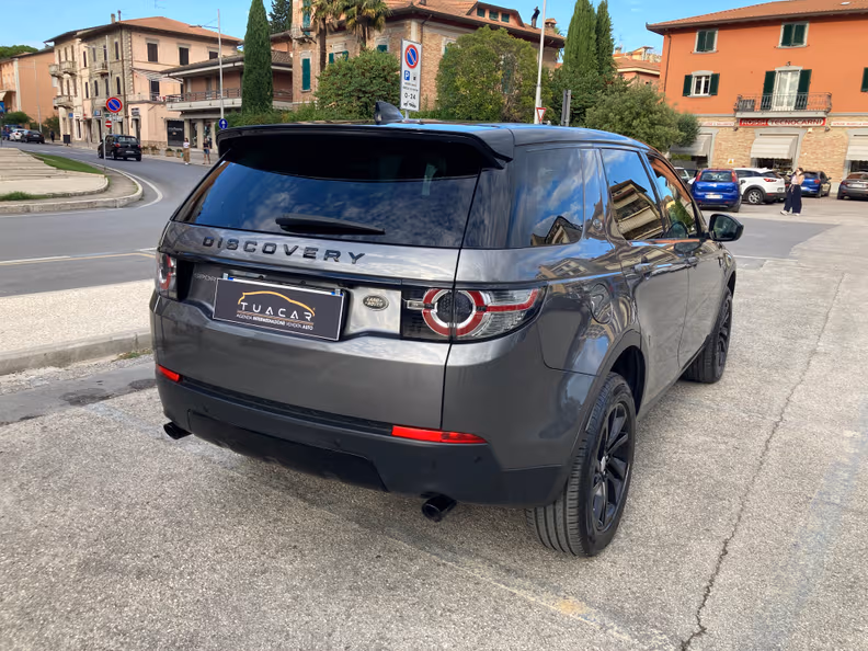 Land Rover Discovery Sport - 10