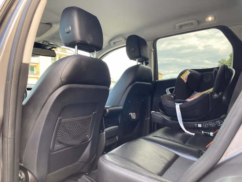 Land Rover Discovery Sport - 37